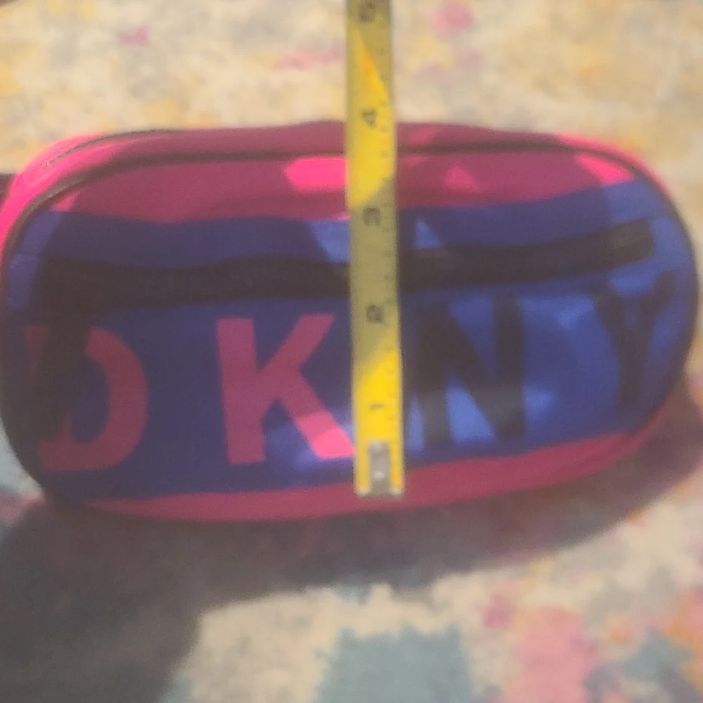 SALE DKNY fanny pack SALE - Picture 5 of 5